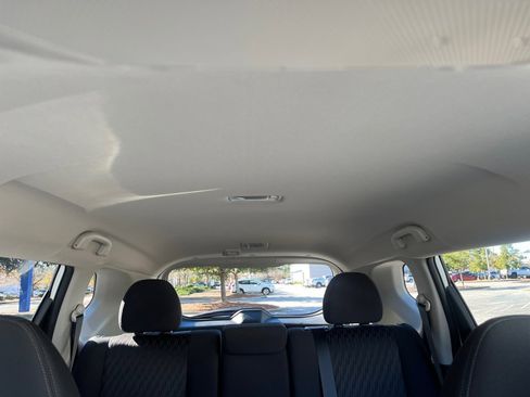 Used 2017 Nissan Rogue SV w/ Midnight Edition image 21