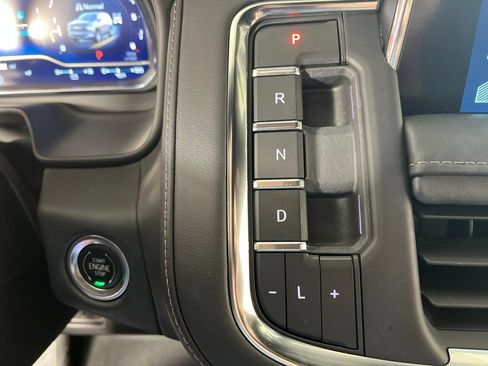 Certified 2022 Chevrolet Tahoe Z71 w/ Luxury Package AWD/4WD image 37