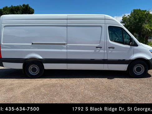 Used 2026 Mercedes-Benz Sprinter 2500 image 6