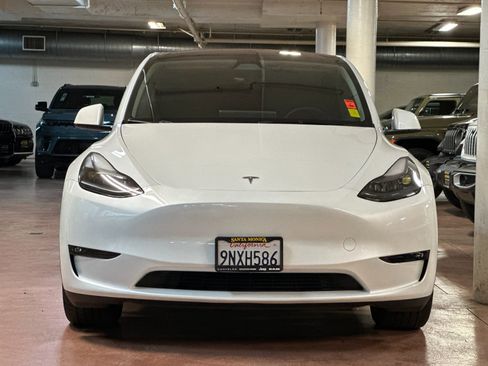 Used 2024 Tesla Model Y Long Range image 8