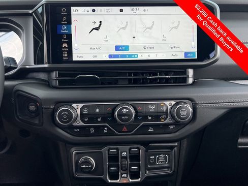 New 2025 Jeep Gladiator Sport image 3