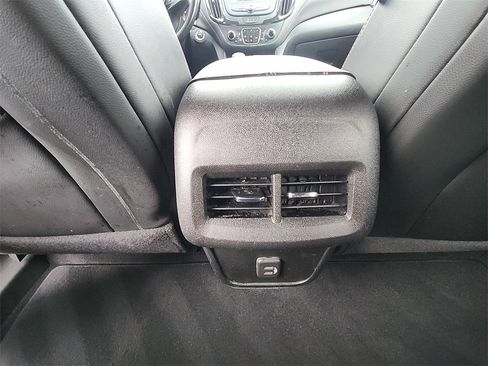 Used 2022 Chevrolet Equinox RS image 30