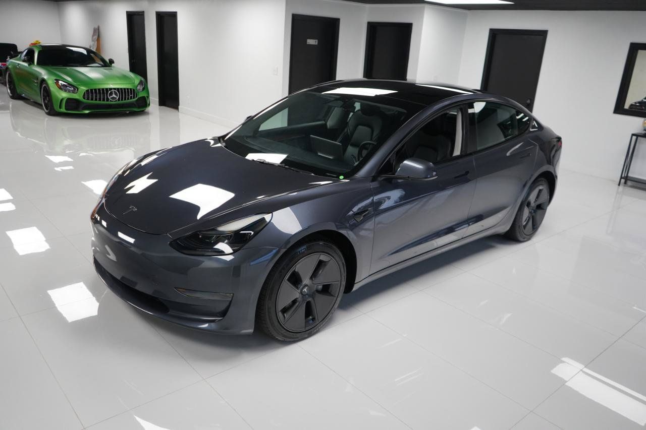 Used 2023 Tesla Model 3 Standard Range RWD image 2