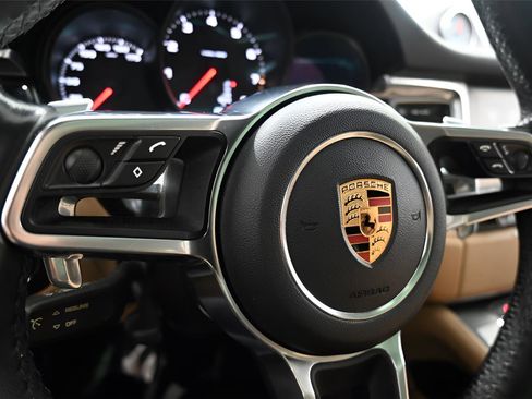 Used 2018 Porsche Macan image 31