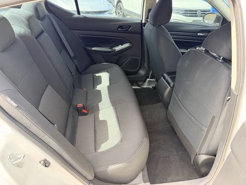 Used 2024 Nissan Altima 2.5 SV AWD/4WD image 14