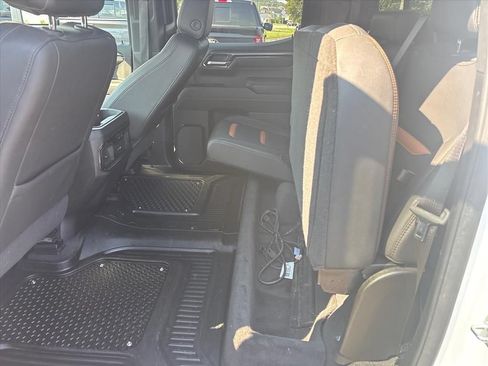 Used 2024 GMC Sierra 1500 AT4 w/ Technology Package AWD/4WD image 19