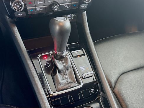 Used 2025 Jeep Compass Limited image 24