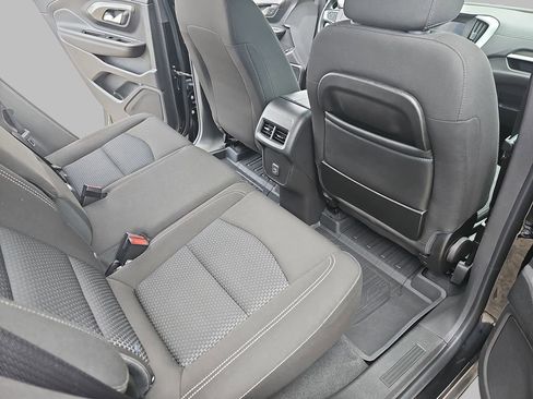Used 2023 GMC Terrain SLE w/ Driver Convenience Package FWD image 14