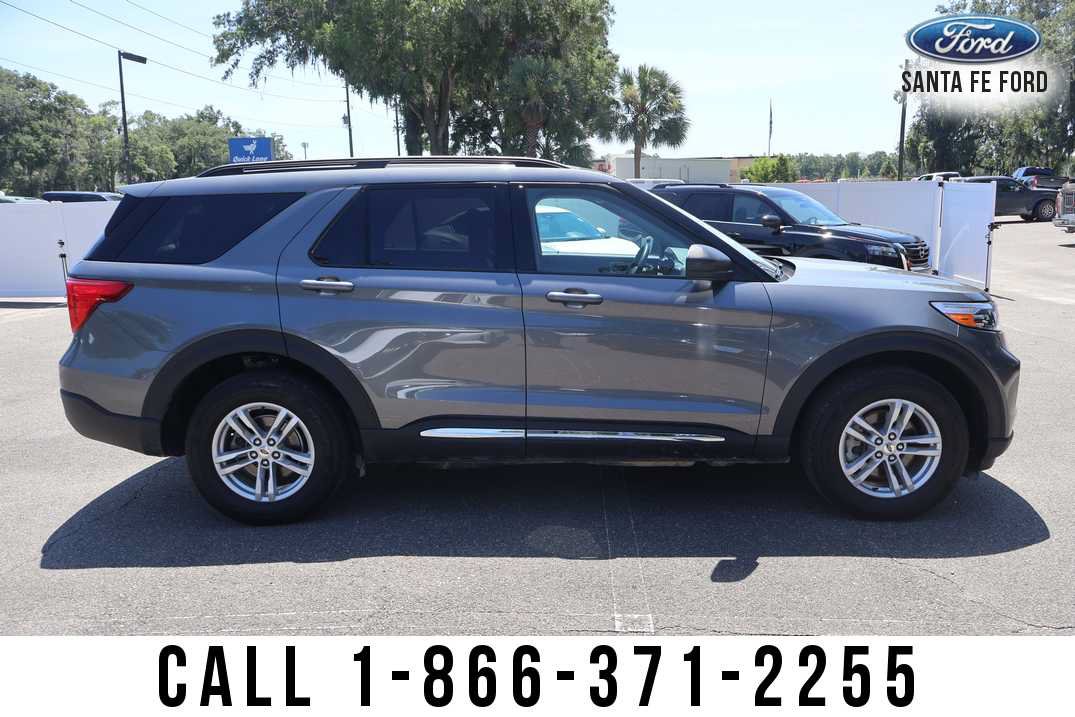 Used 2024 Ford Explorer XLT w/ Equipment Group 202A AWD/4WD image 7