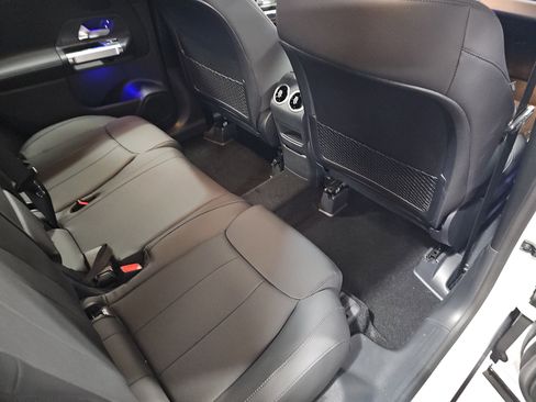 Used 2026 Mercedes-Benz GLB 250 image 11