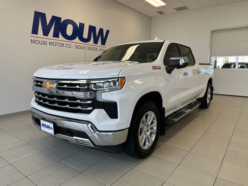 Used 2024 Chevrolet Silverado 1500 LTZ AWD/4WD image 2