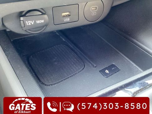 Used 2025 Hyundai Elantra SEL FWD image 17