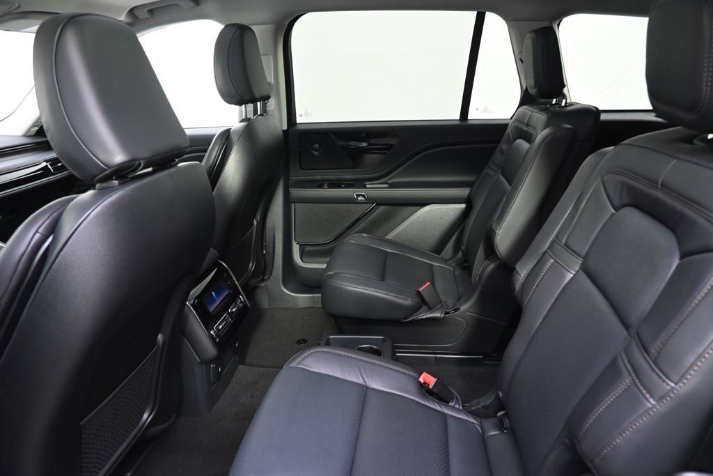 New 2026 Lincoln Aviator Reserve w/ Jet Appearance Package AWD/4WD image 21