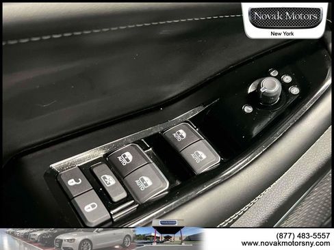 Used 2024 Jeep Grand Cherokee Overland w/ Trailer Tow Package AWD/4WD image 19