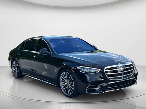 Used 2024 Mercedes-Benz S 580 4MATIC Sedan image 3
