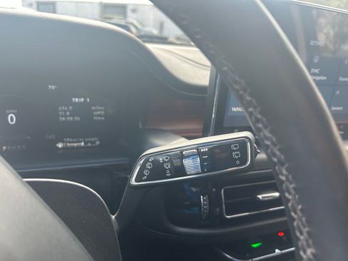 Used 2023 Lincoln Nautilus Reserve w/ Equipment Group 202A image 22