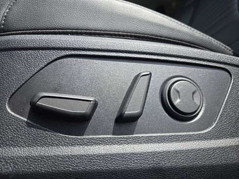 Certified 2025 Kia Sportage SX AWD/4WD image 32