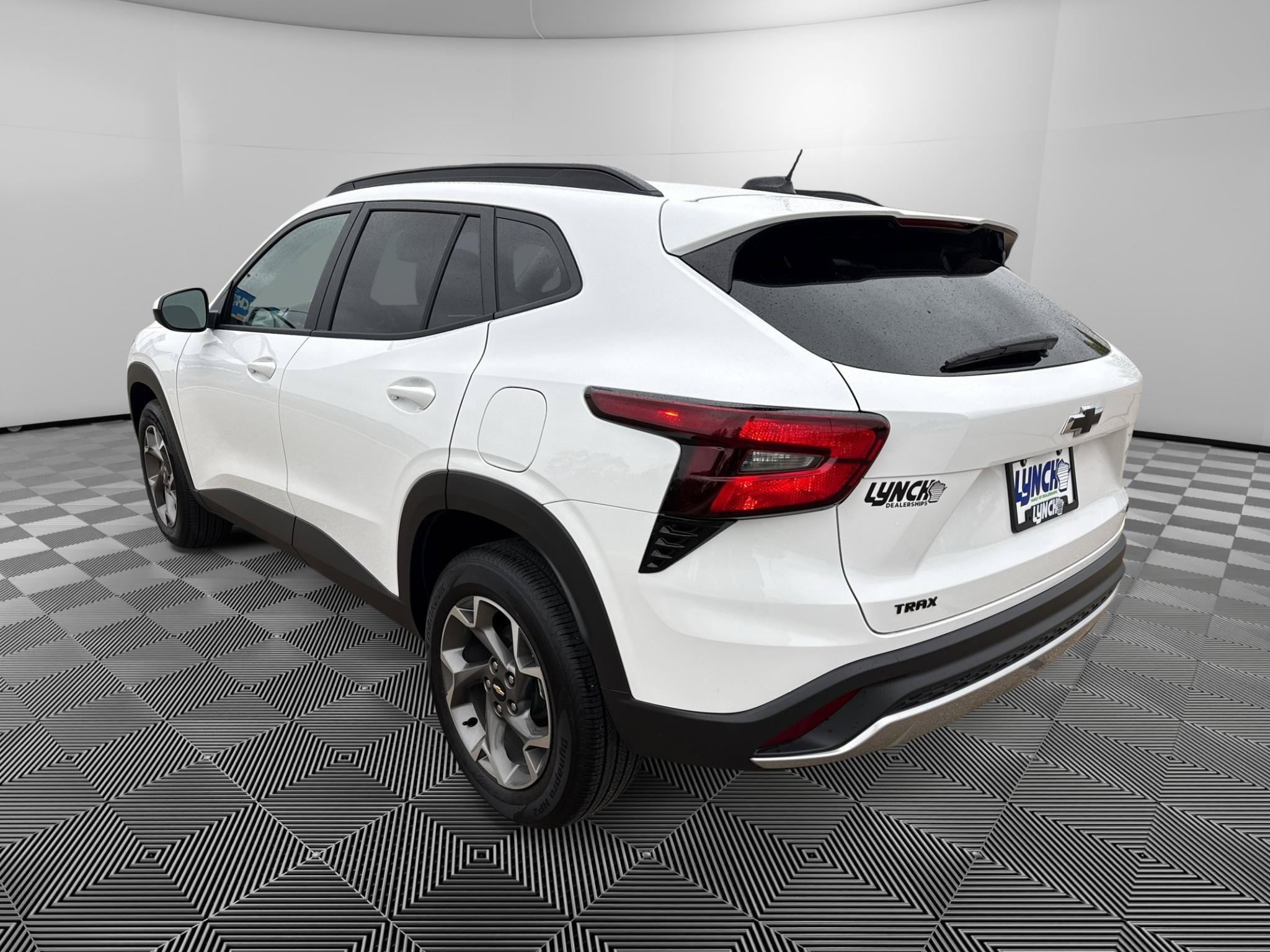 New 2026 Chevrolet Trax LT w/ LPO, Blackout Package FWD image 3
