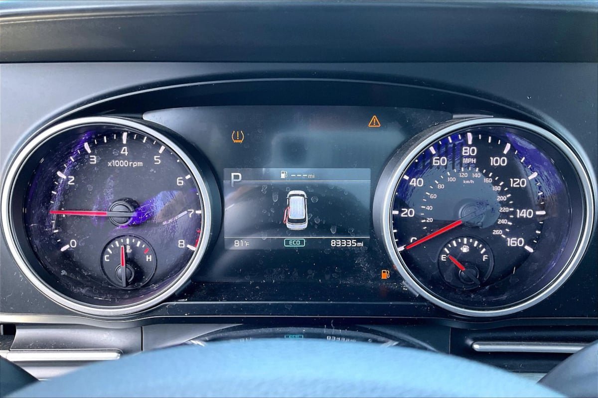 Used 2022 Kia Carnival LX FWD image 20