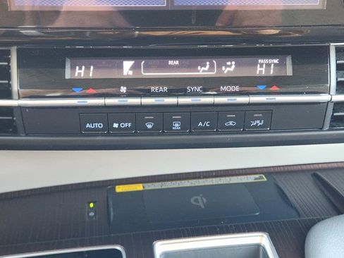 Used 2022 Toyota Sienna LE w/ LE Plus Package image 18