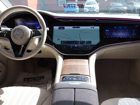 Used 2022 Mercedes-Benz EQS 580 4MATIC Sedan image 14