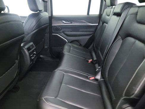 Used 2022 Jeep Grand Cherokee Limited 4xe image 18