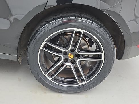 Used 2021 Porsche Macan AWD/4WD image 34