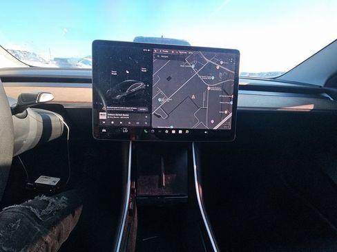 Used 2020 Tesla Model 3 Standard Range image 6