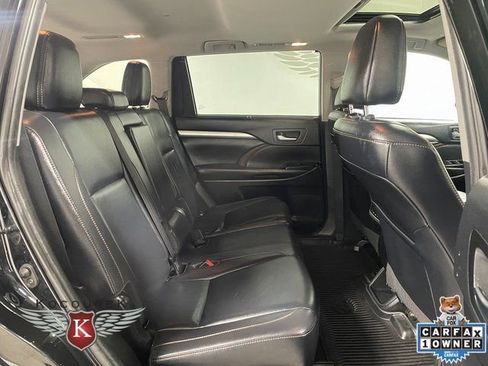 Used 2019 Toyota Highlander XLE AWD/4WD image 23