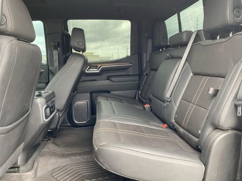 Used 2022 Chevrolet Silverado 1500 High Country w/ Technology Package image 12