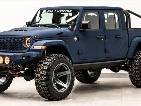 Used 2025 Jeep Gladiator Sport image 1
