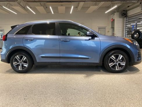 Used 2020 Kia Niro EX Premium image 4