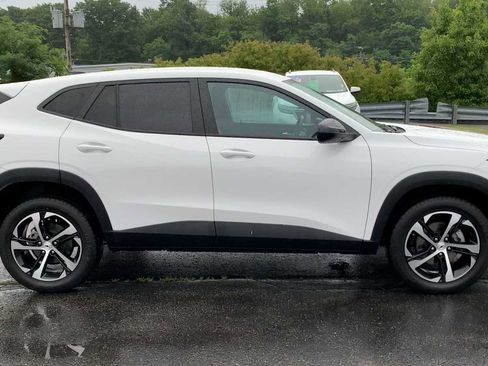 Certified 2024 Chevrolet Trax RS w/ Driver Confidence Package FWD image 9