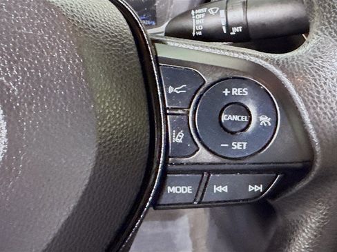 Used 2021 Toyota Corolla LE image 15