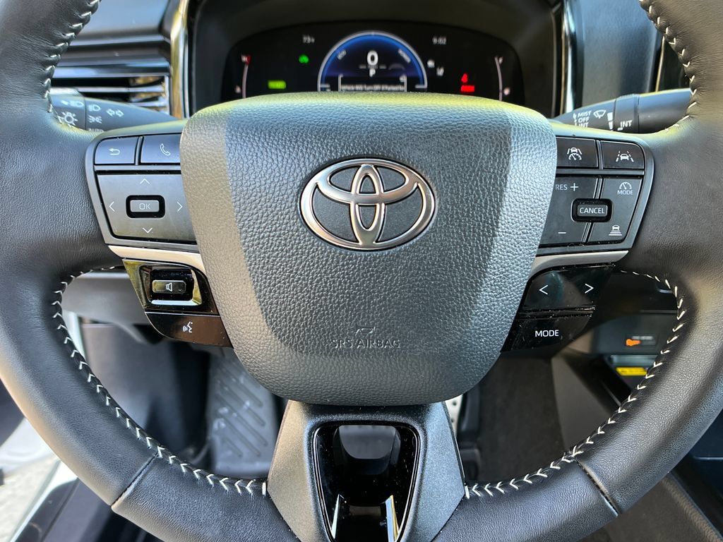 Used 2026 Toyota Camry Hybrid w/ Convenience Package AWD/4WD image 14