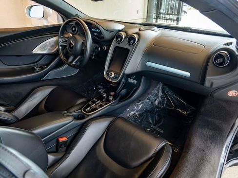 Used 2020 McLaren GT RWD image 20