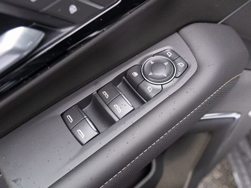 New 2026 Chevrolet Suburban Premier image 17