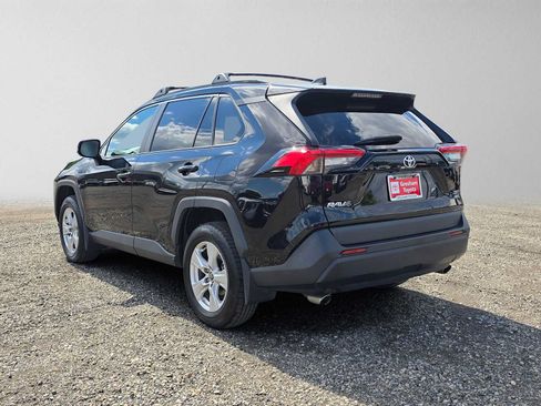 Used 2021 Toyota RAV4 XLE w/ XLE Grade Weather Package AWD/4WD image 5