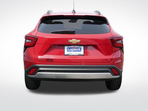 New 2026 Chevrolet Trax LT FWD image 5