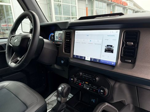 Used 2024 Ford Bronco Outer Banks image 30