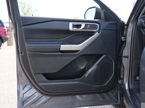 Used 2023 Ford Explorer XLT w/ Equipment Group 202A AWD/4WD image 16