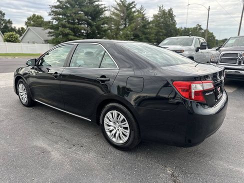 Used 2014 Toyota Camry LE FWD image 5