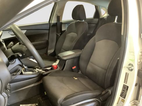 Used 2022 Kia Forte LXS FWD image 10