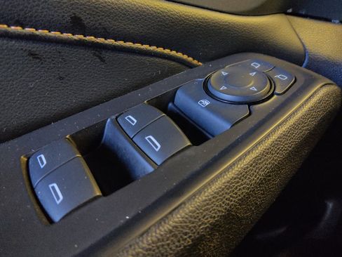 Used 2018 Chevrolet Traverse LS FWD image 27