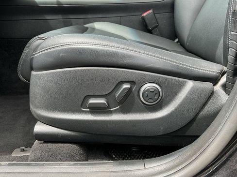 Used 2022 Genesis GV70 2.5T AWD/4WD image 14