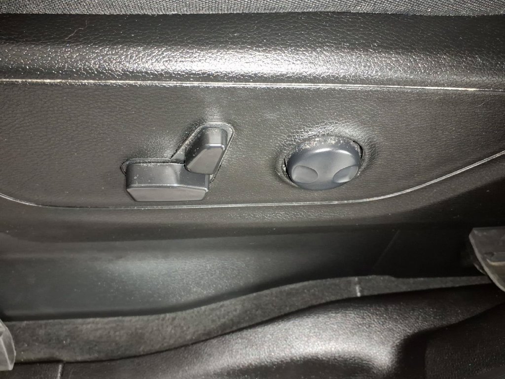 Used 2023 RAM 1500 Big Horn AWD/4WD image 14