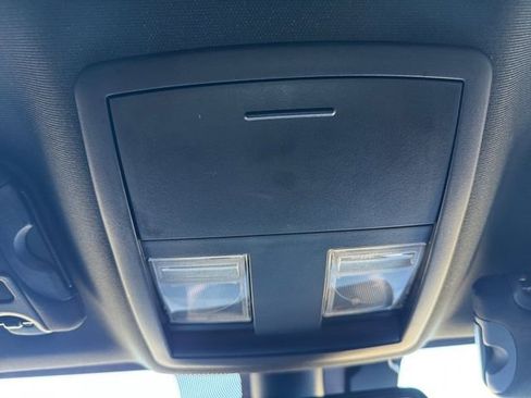 Used 2022 Dodge Challenger SXT image 25