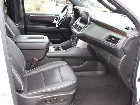 Used 2023 Chevrolet Suburban Premier AWD/4WD image 24