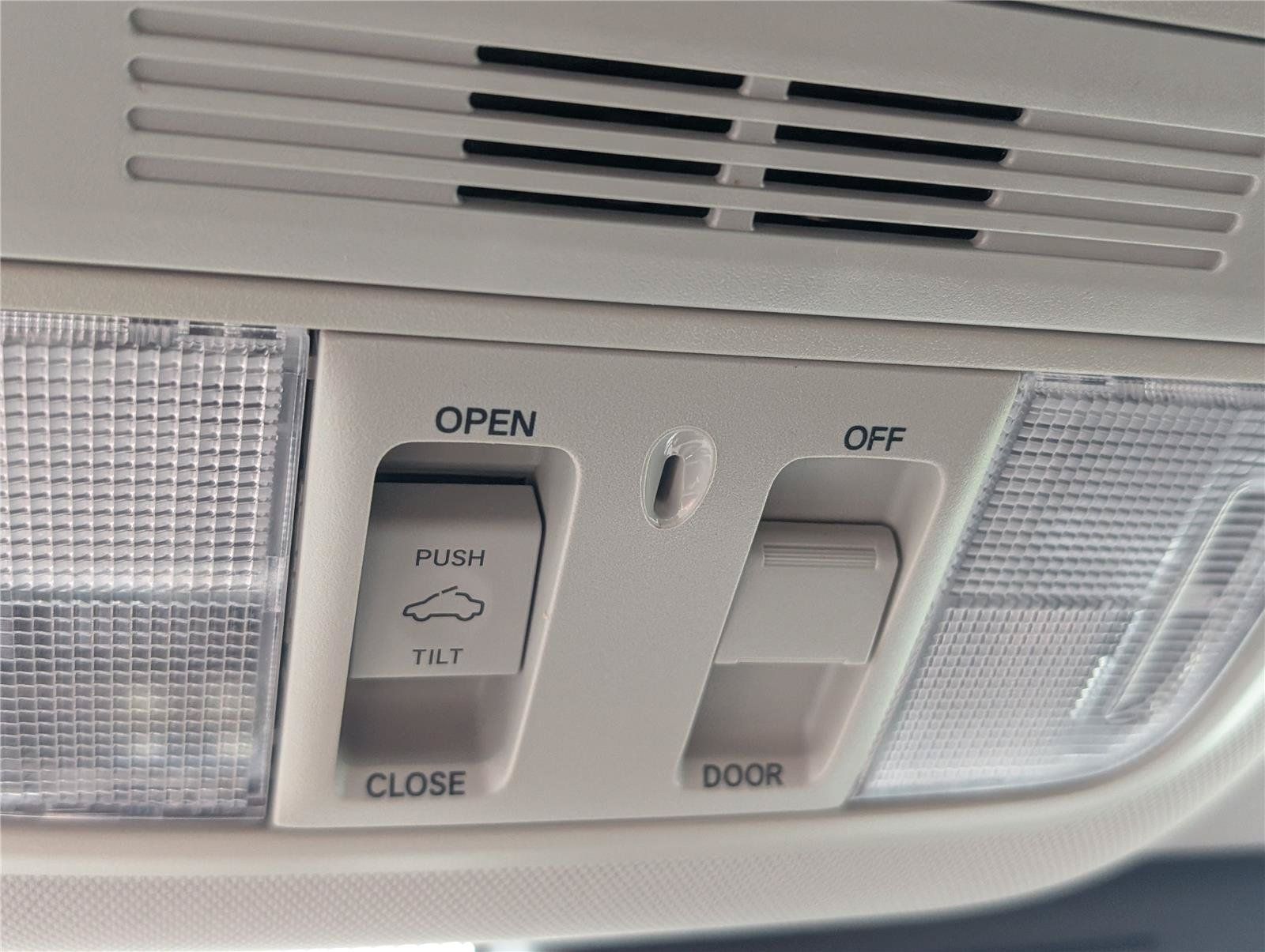 Used 2020 Honda Accord EX image 29