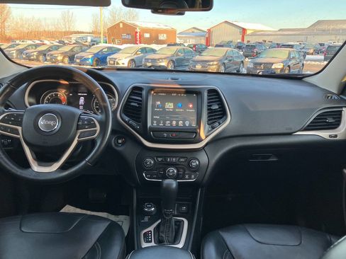 Used 2017 Jeep Cherokee Limited w/ Trailer Tow Group image 17